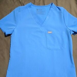 Blue xxs figs scrubs top and xxs figs petite bottoms